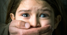 Вводятся штрафы за сокрытие признаков насилия над ребенком