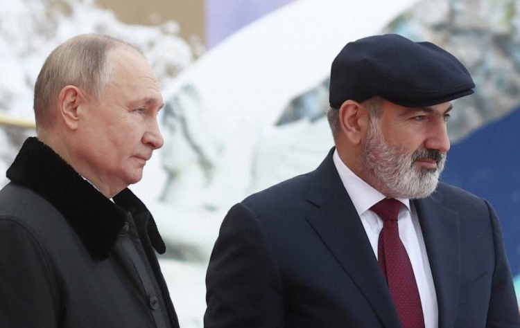 Putin qonaqlarını ekskursiyaya apardı