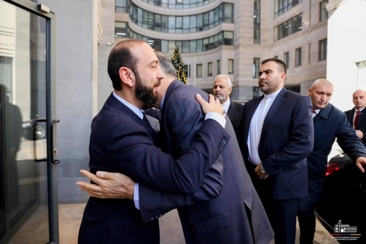 İrəvanda dostluq görüşü