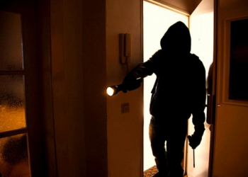 В Масаллинском районе преступник ограбил дом, угрожая хозяину расправой