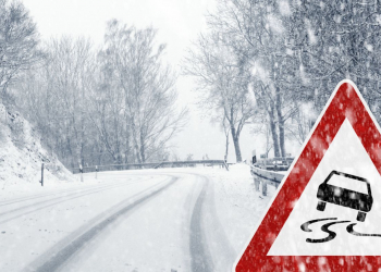 Снегопады и гололед повышают риск ДТП в регионах Азербайджана