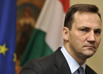 Сикорский рассказал о нападениях на украинцев в Польше