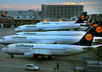 Крупнейшая авиакомпания Европы отменила десятки тысяч рейсов