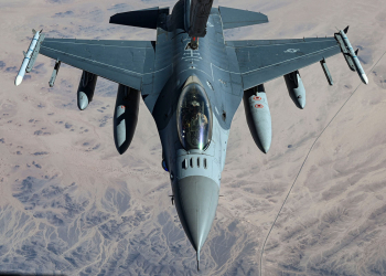 В Греции экстренно сел загоревшийся истребитель F-16 3 В Греции экстренно сел загоревшийся истребитель F-16