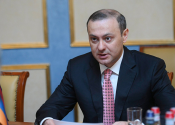 Ереван проводит консультации по соглашению с Баку