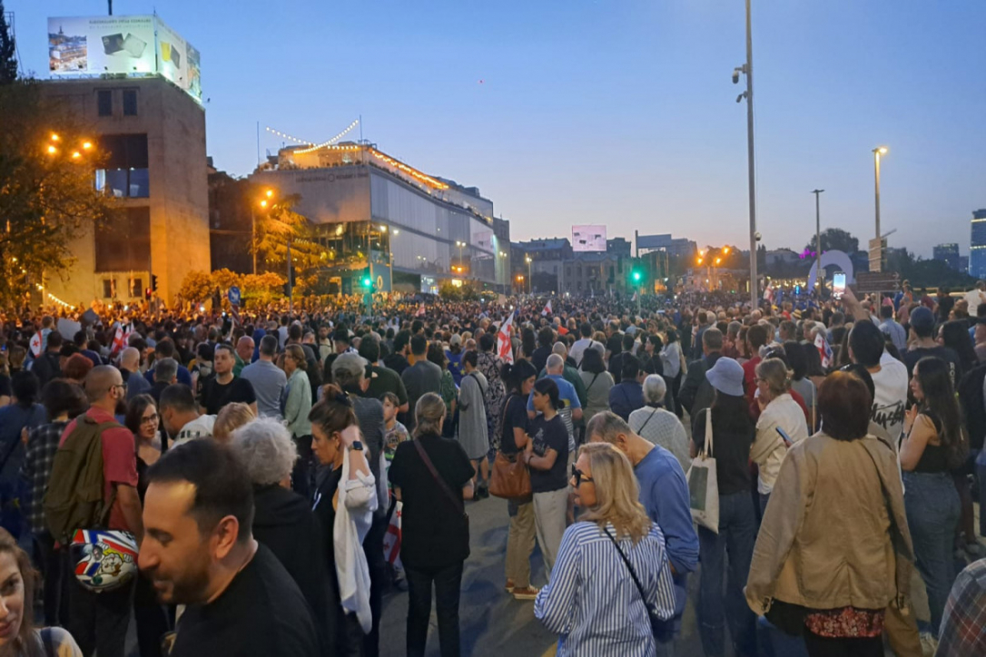 В ходе протестов в Тбилиси произошли стычки (обновлено, фото, видео)