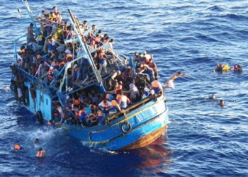 Лодка с мигрантами перевернулась у берегов Ливии, спаслись лишь две женщины