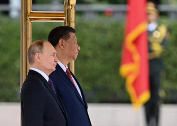 Разбомбит ли Трамп Москву и Пекин?