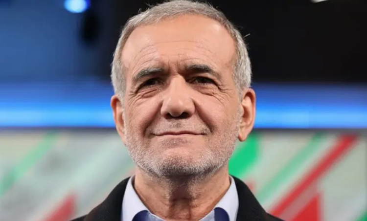 Pezeşkian Bakıya gəlir