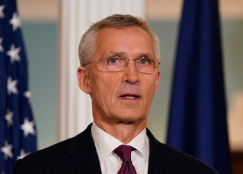 Столтенберг предупредил о риске краха НАТО