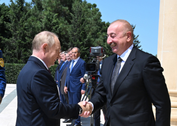 Алиев и Путин пообщались «на ногах» на саммите СНГ