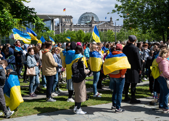 Количество украинских беженцев за границей приблизилось к 7 млн