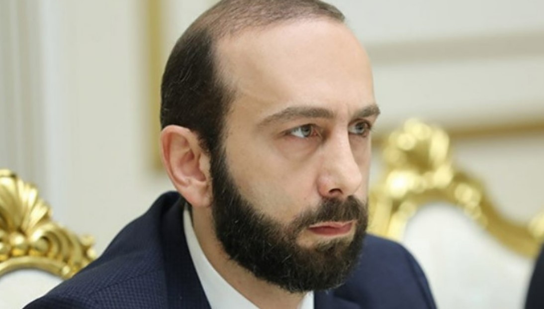 Мирзоян эмоционально ответил противникам мира с Азербайджаном
