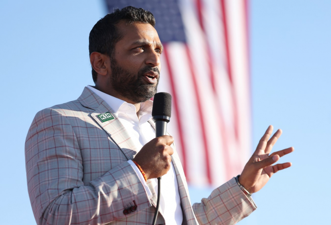 Скандальная перепалка с генпрокурором может стоить главе ФБР поста