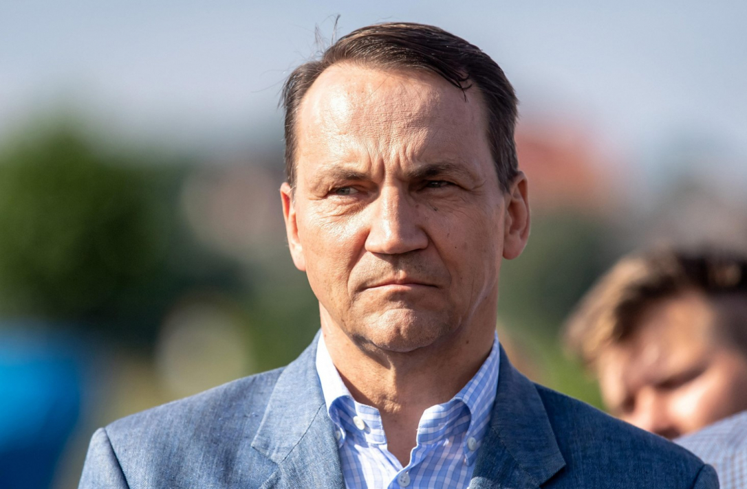 Сикорский: Украина готова воевать еще три года