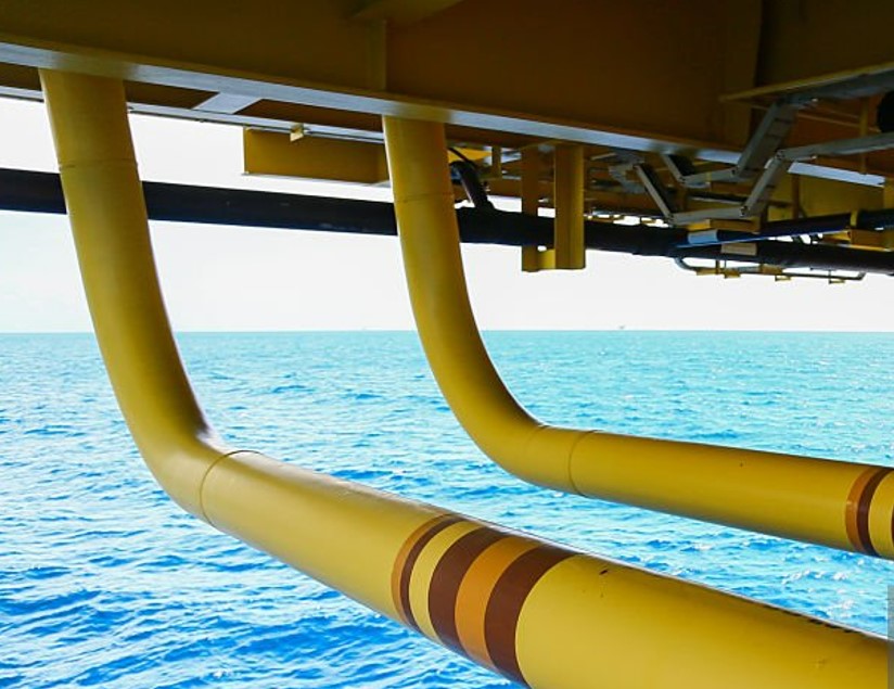 На фоне ожиданий удара по Ирану на ряде нефтегазовых платформ в Персидском заливе проводится эвакуация персонала