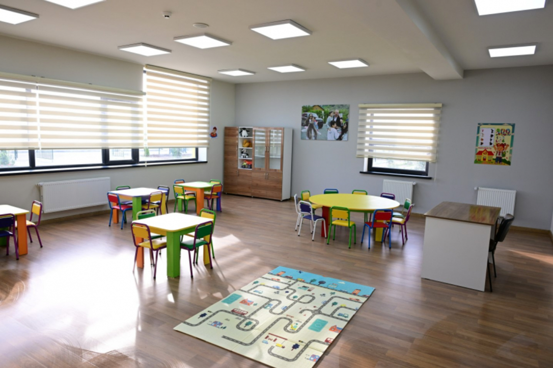 Кадры насилия над ребенком в детском саду привели к увольнению няни в Товузе