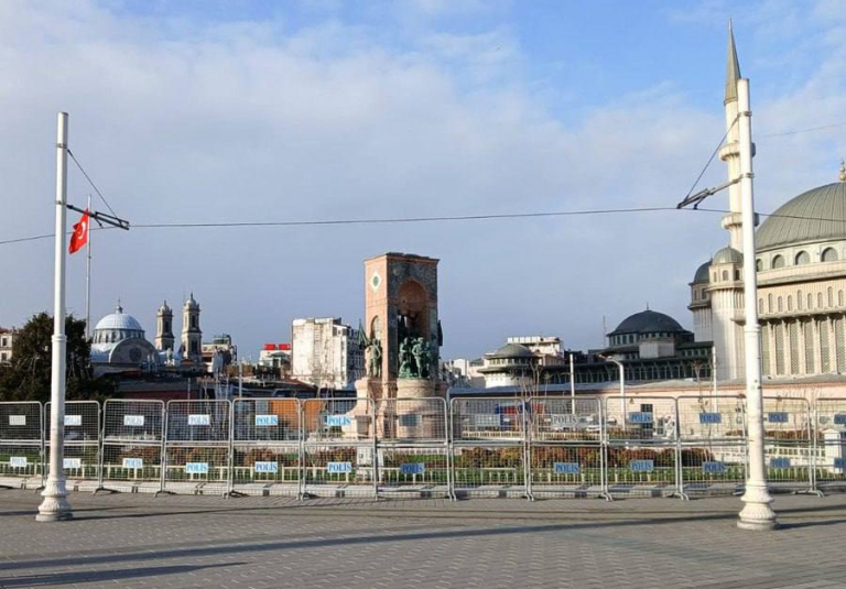 İstanbulda mitinqlər qadağan edildi, metrolar və yollar bağlandı