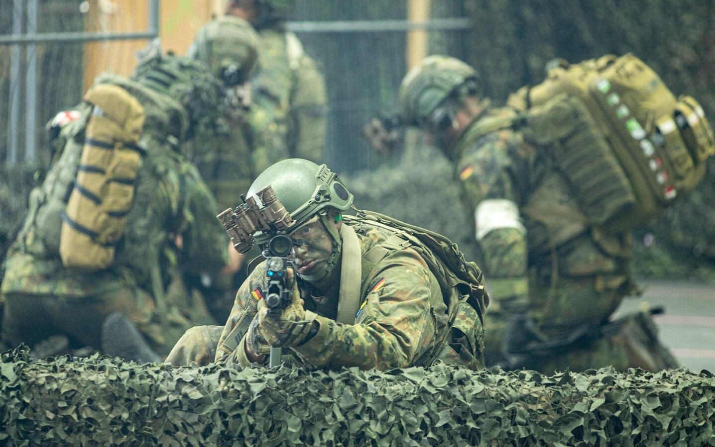 В Бундестаге хотят разместить миротворцев в Украине без участия НАТО 2 В Бундестаге хотят разместить миротворцев в Украине без участия НАТО