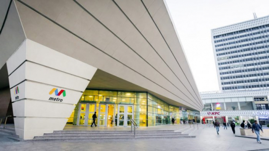 На станции «28 Мая» пассажир упал на ж/д пути и погиб