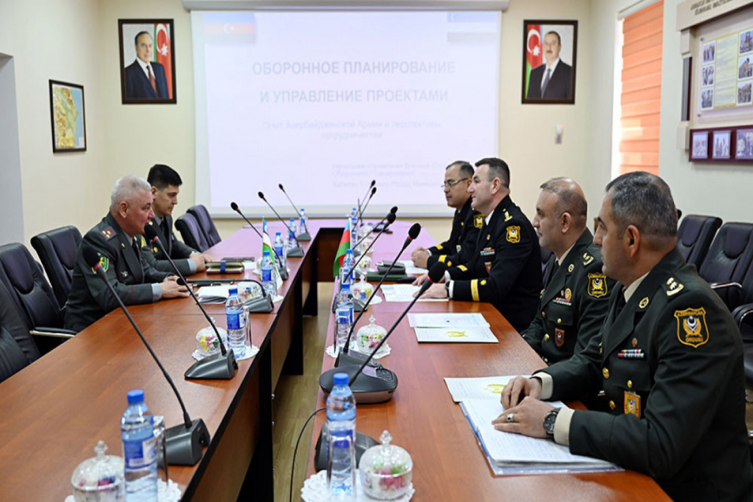 В Баку состоялась встреча представителей минобороны Азербайджана и Узбекистана