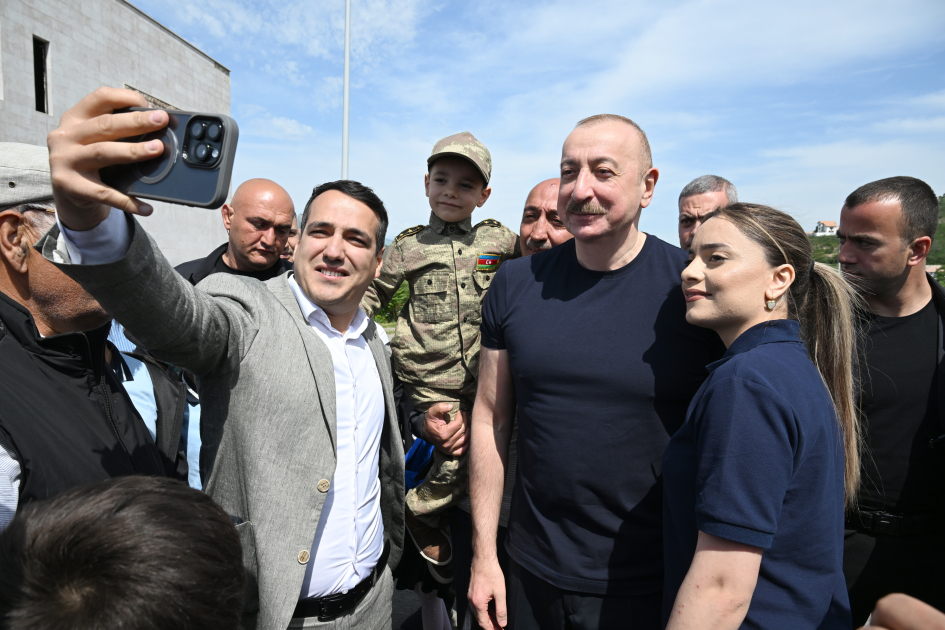 Ильхам Алиев показал кадры из Лачина