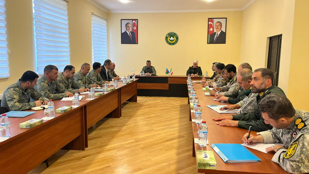 Азербайджан и Иран проводят учения в Карабахе