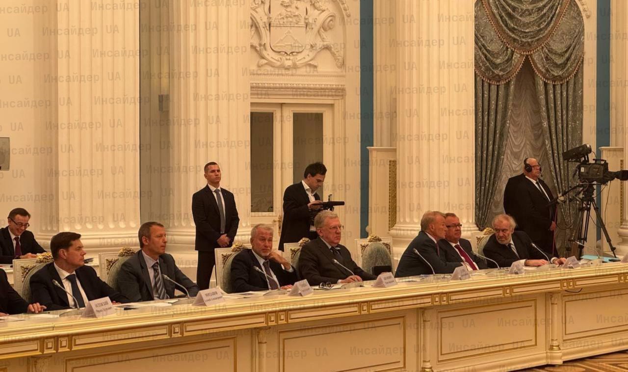 Абрамович почтил своим присутствием мероприятие в Кремле