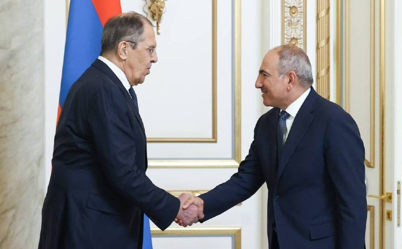 Пашинян принял Лаврова