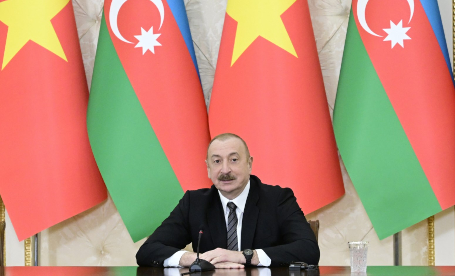 Алиев отметил важность визита То Лама в Азербайджан