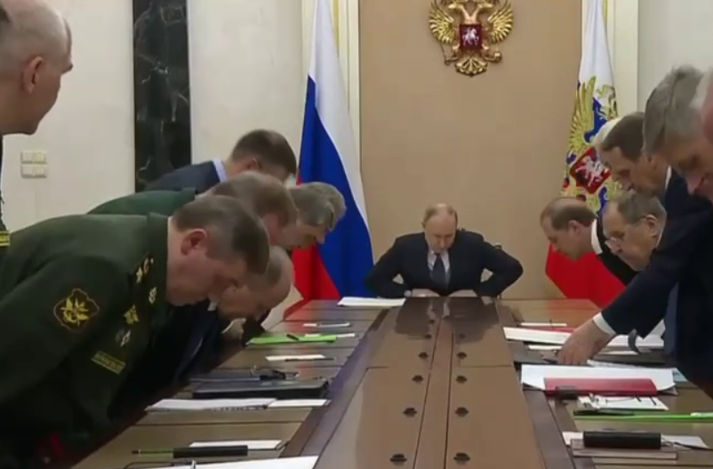 Путин провел совещание по переговорам в Стамбуле накануне отлета делегации