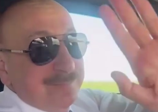 Мехрибан Алиева показала поездку с президентом по дорогам Азербайджана