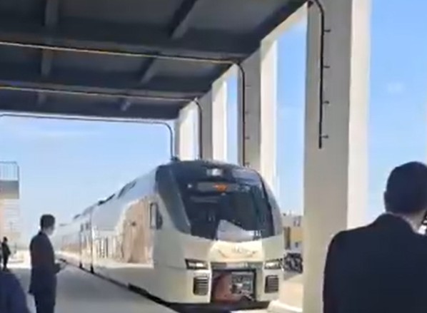 Хикмет Гаджиев показал прибытие поезда в Агдам из Баку