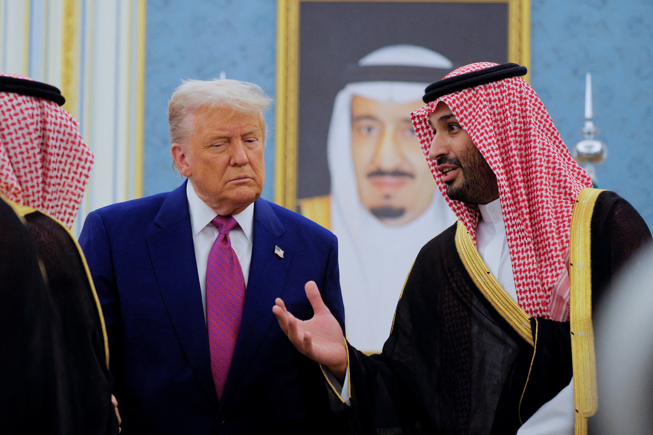 Трамп вернулся на Ближний Восток: миллиарды, оружие и игра против Пекина