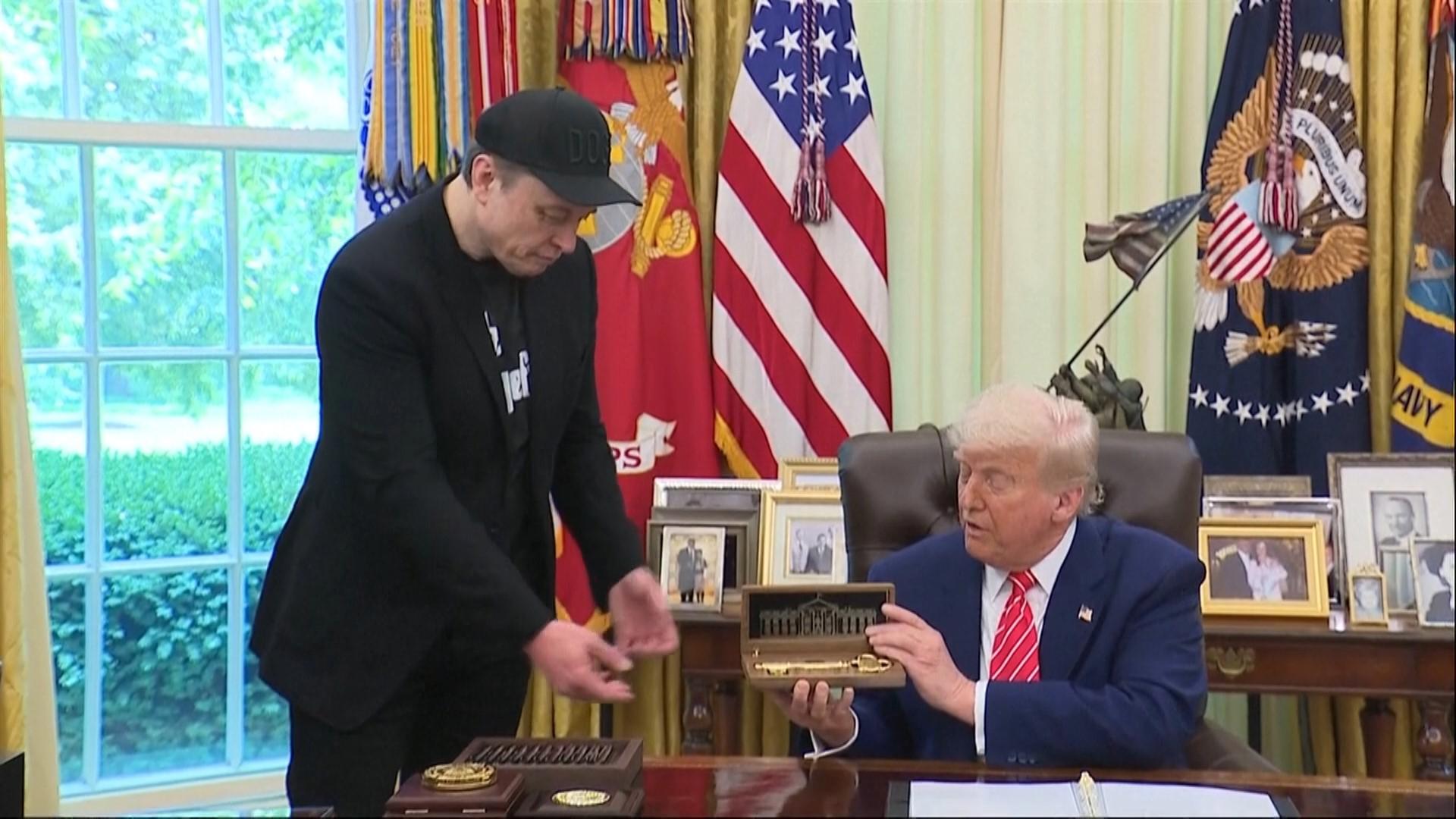 Трамп сделал подарок Маску на прощание
