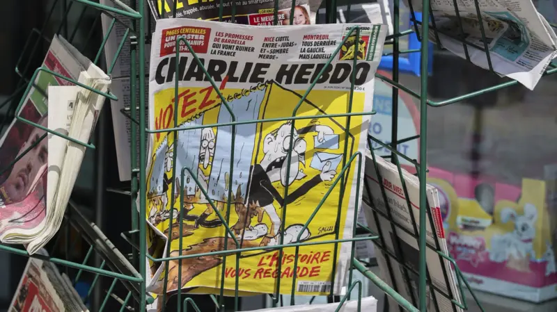 Charlie Hebdo подал в суд из-за фейковых «пророссийских» карикатур на Зеленского