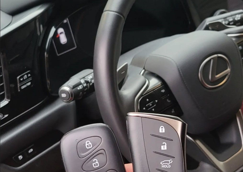 Гражданин Азербайджана продал свой Lexus для оплаты долгов по алиментам в России