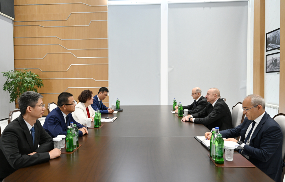 Ильхам Алиев встретился с председателем совета директоров Dongfang Electric Corporation