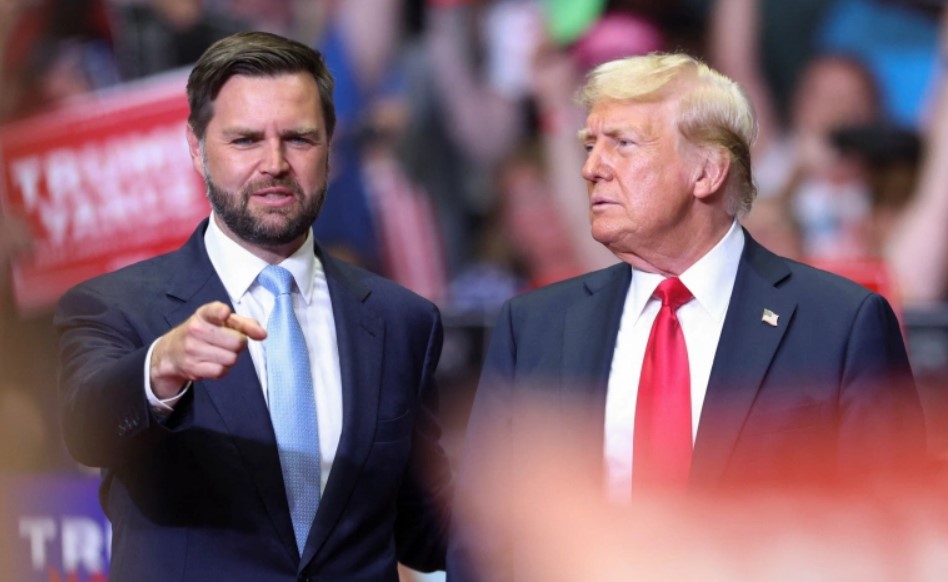 Трамп попросил Вэнса не усугублять ситуацию с Маском