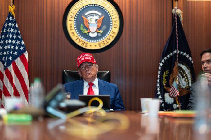 Трамп в прямом эфире следил за бомбардировкой Ирана