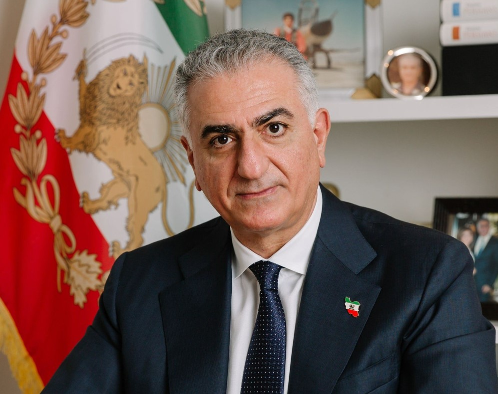 Сын последнего шаха Ирана призвал народ к «решающей битве»