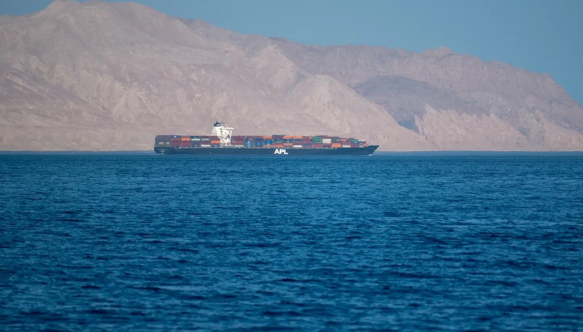 КСИР заблокировал Ормузский пролив