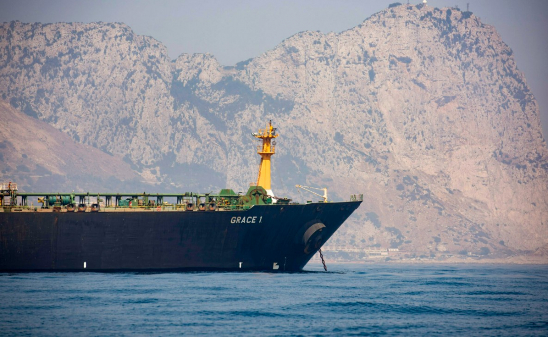 Сотня танкеров скопилась у Ормузского пролива