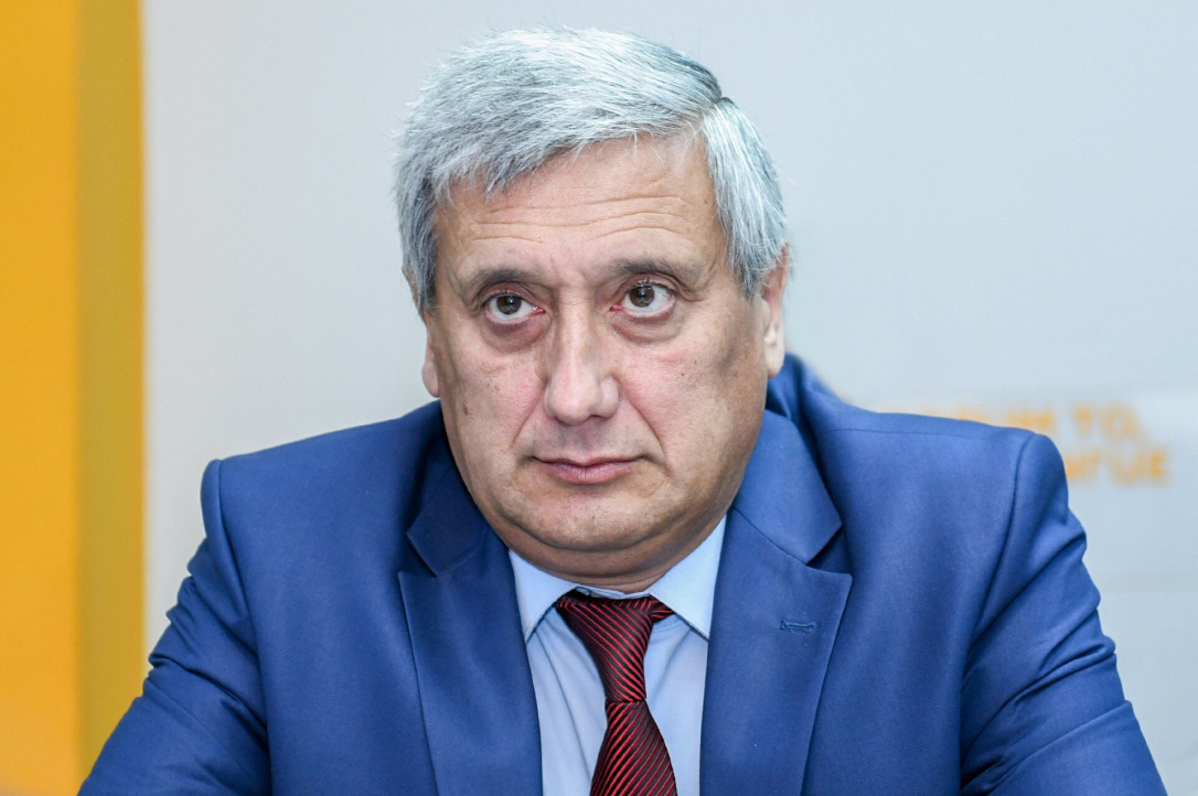 "Прогнила до основания": в Баку разоблачили Армянскую церковь