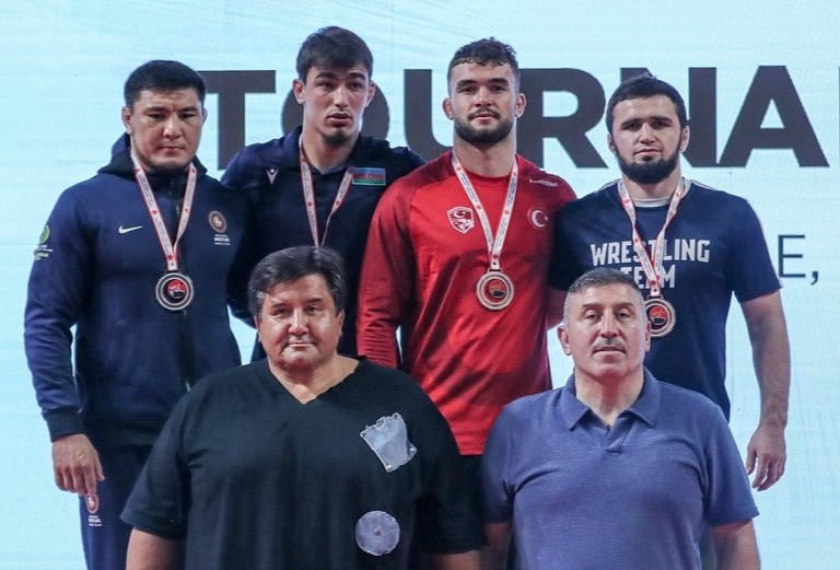 Азербайджанский борец победил на турнире в Турции