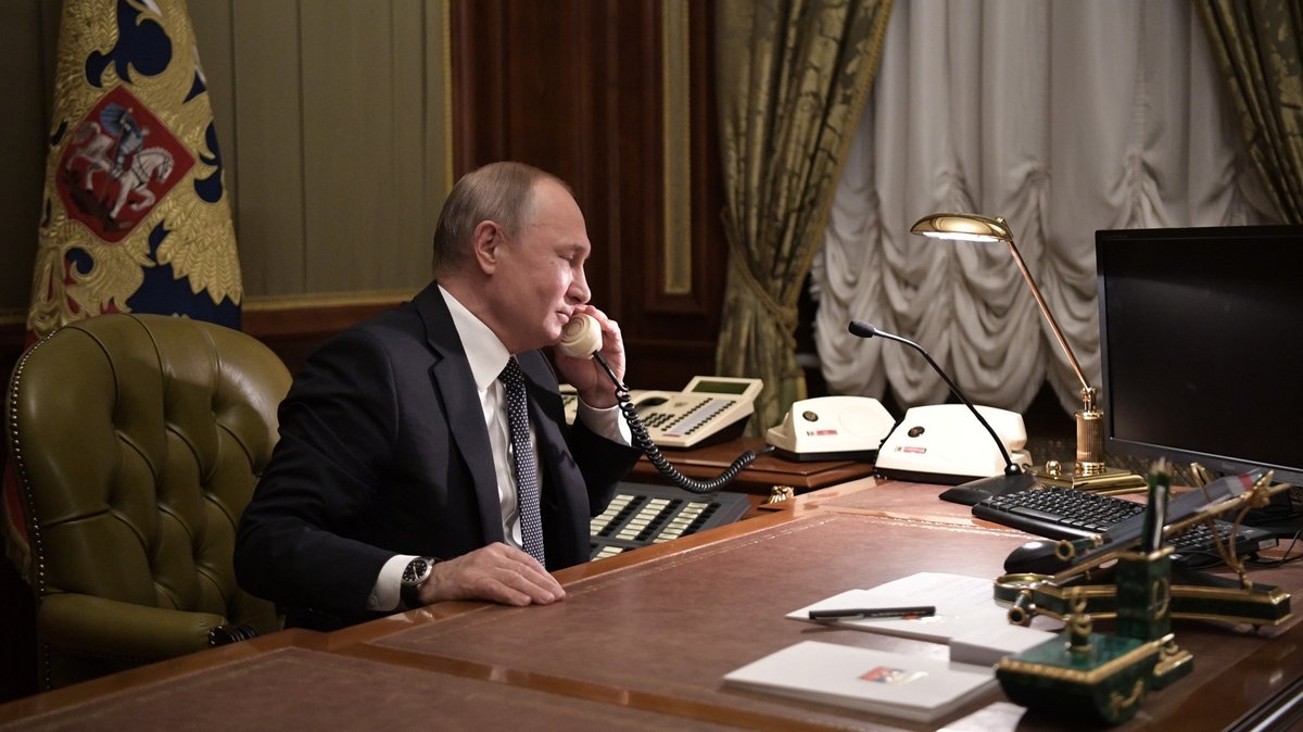 Путин поговорил с Нетаньяху и Пезешкианом
