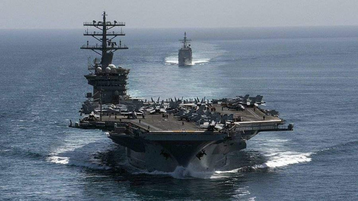 США перебрасывают авианосец на Ближний Восток