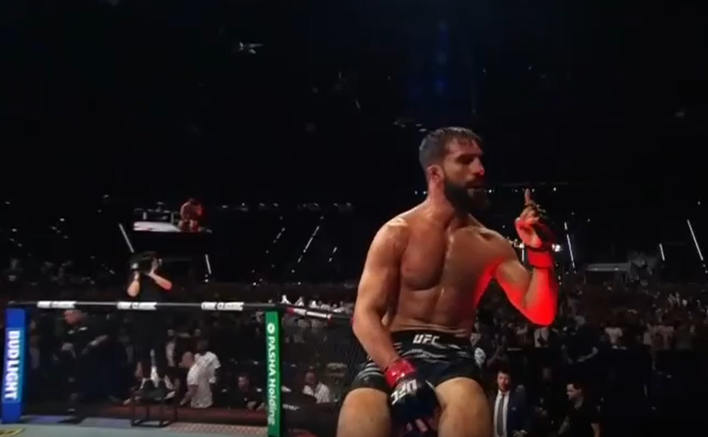 Назим Садыхов получил бонус в $100000 за победу на турнире UFC в Баку