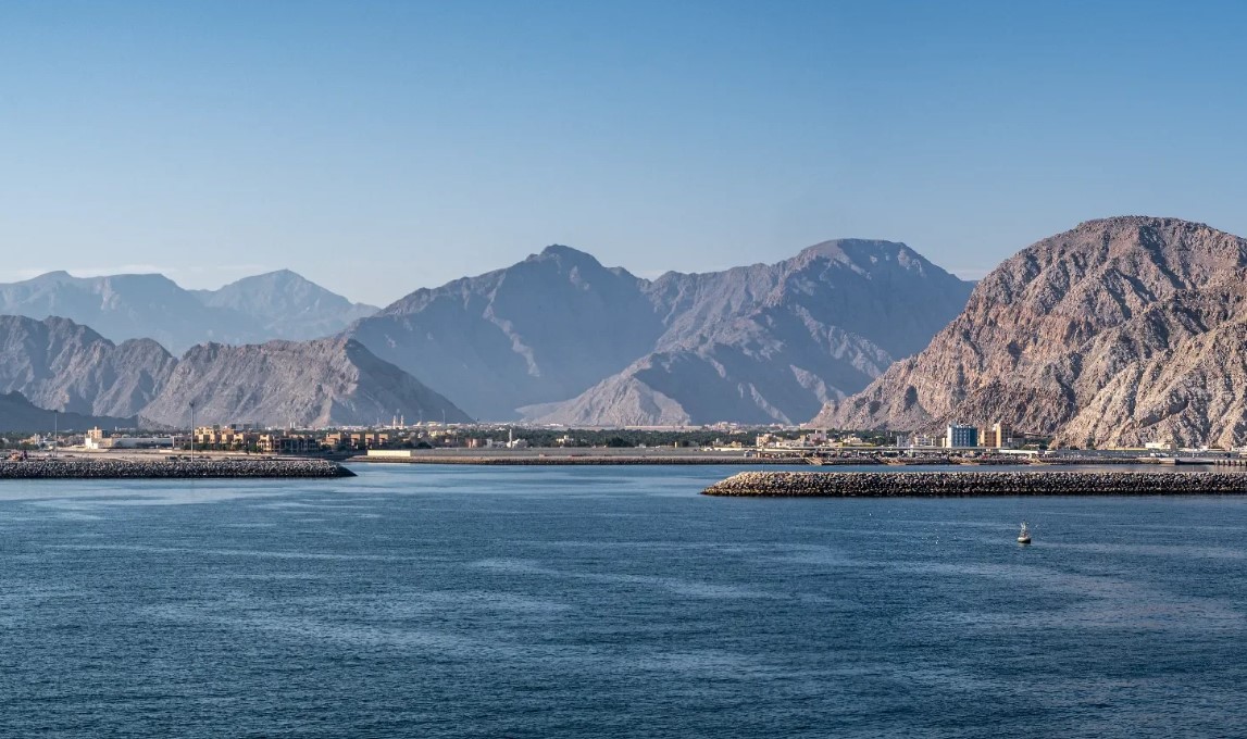 Иран официально закрыл Ормузский пролив для боевых стрельб