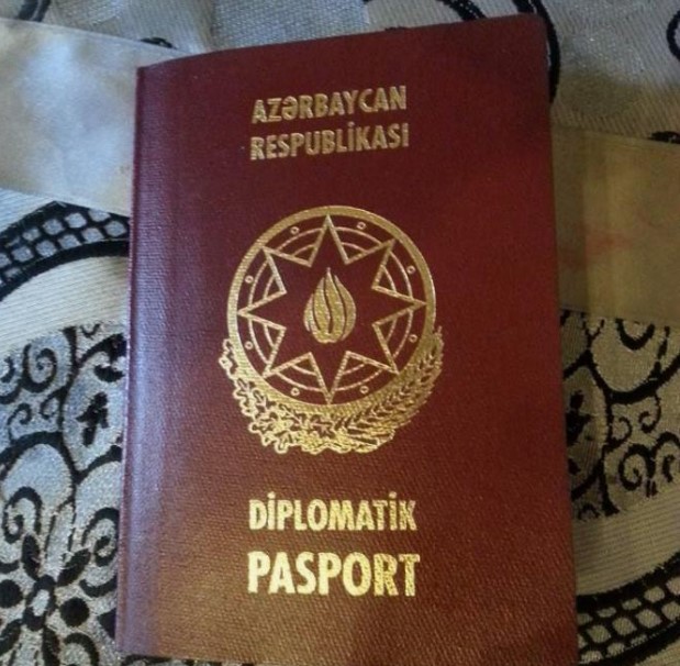 Еще одна категория работников сможет иметь диппаспорт   